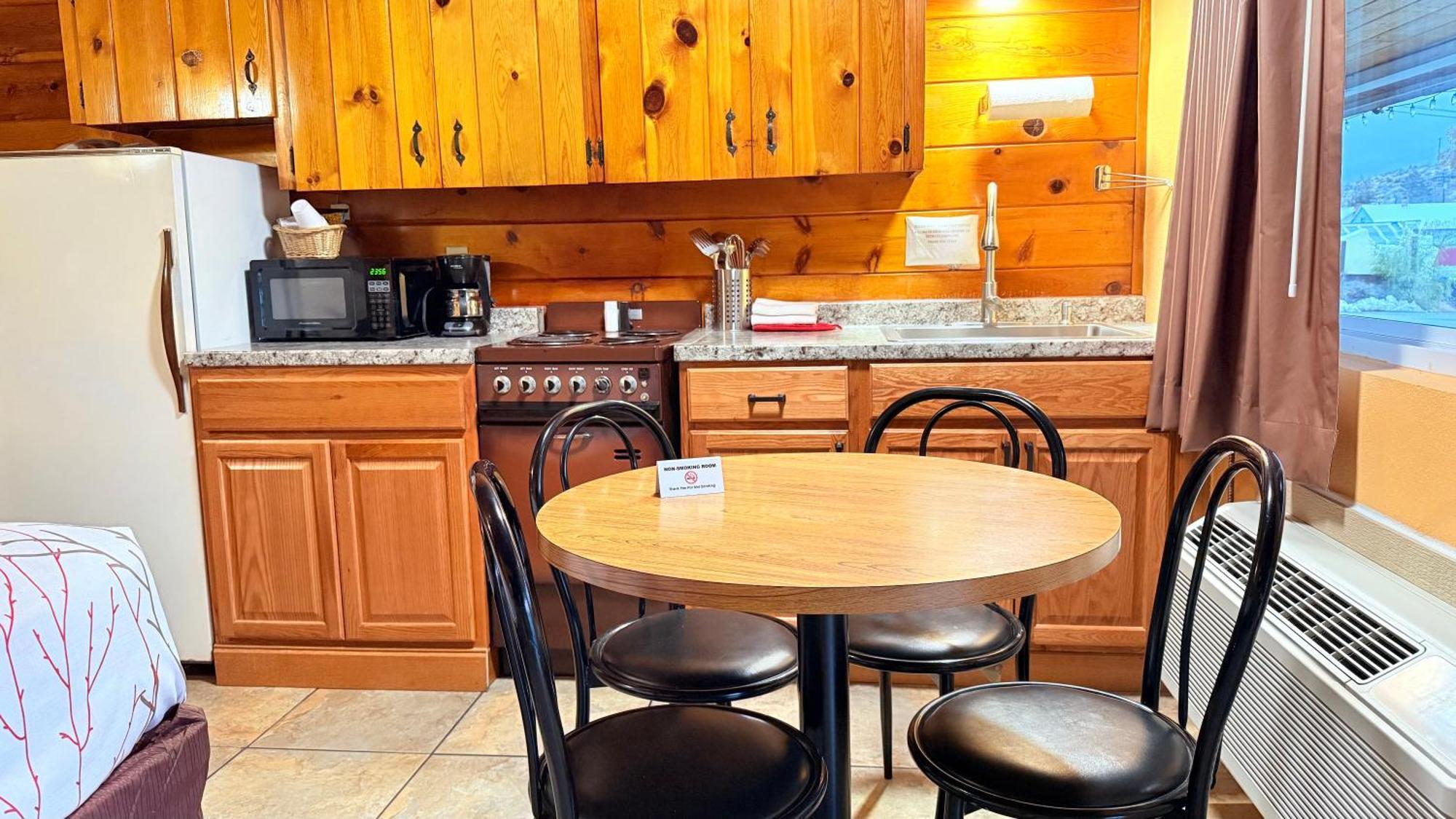 Apple Inn Motel Chelan Zewnętrze zdjęcie